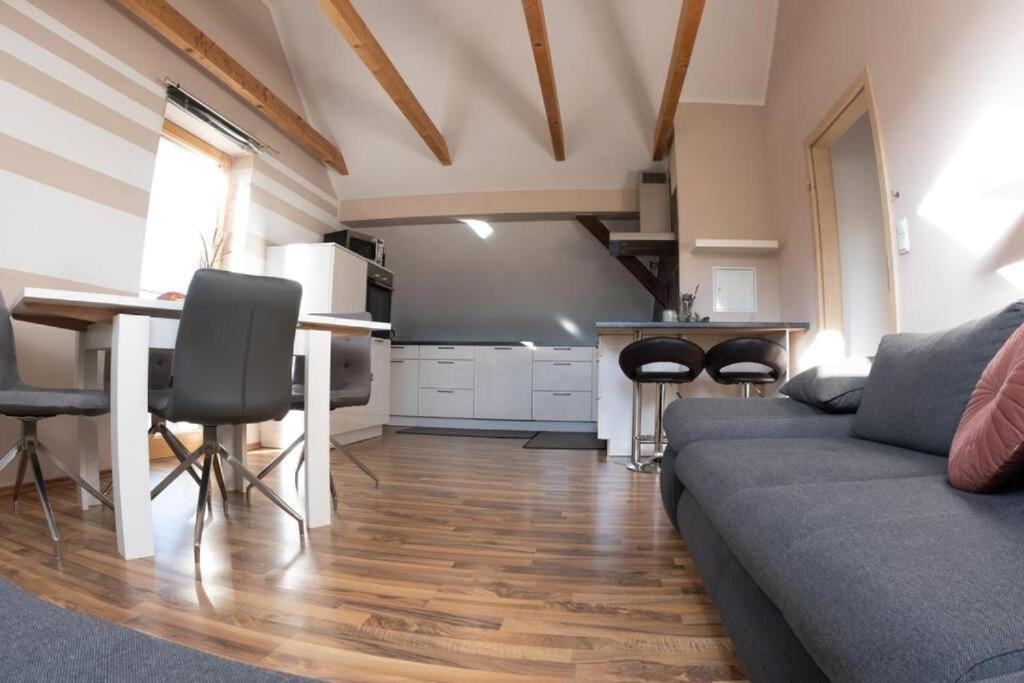 Moderne, Gemuetliche Dg-Wohnung In Ruhiger Lage Neunburg vorm Wald Zewnętrze zdjęcie
